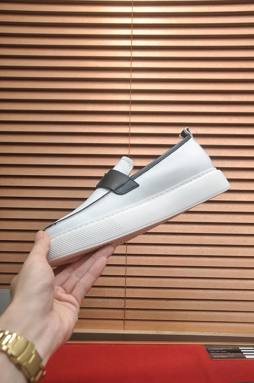 Men's shoes 💰580💶 [PRADA] Top original items, new seasonal styles, high-quality original items, top-grade high-mercerized cowhide combined with original breathable fabric + imported glue, imported stretch fabric inside with original cowhide feet, original thick outsole! Quality guaranteed! Code 38-45 (45 customized)